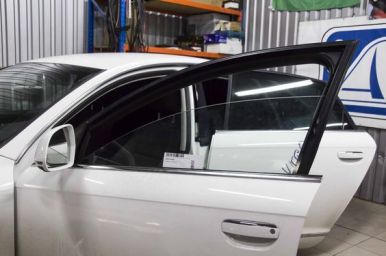 Фото бокового стекла